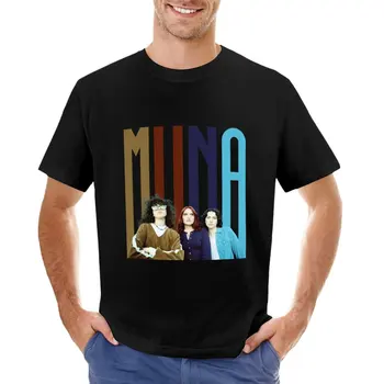 Участники группы MUNA - Кэти, Наоми и Джозетт, футболки, короткие мужские однотонные футболки