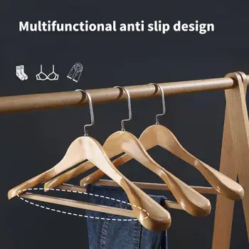 Нескользящая вешалка для одежды Прочные нескользящие широкие плечики позволяют легко организовать одежду